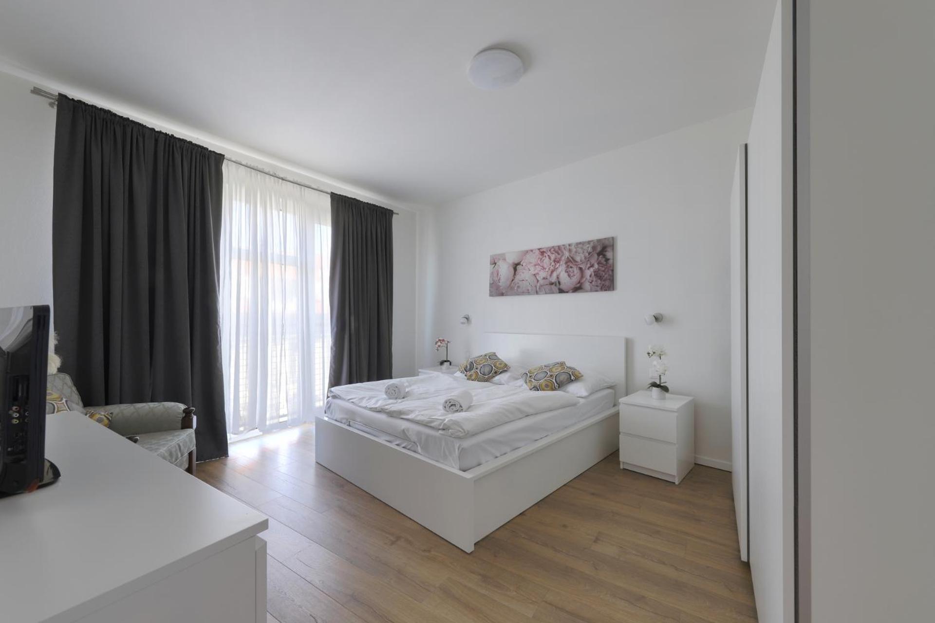 Shon Apartment Old Town Братислава Экстерьер фото