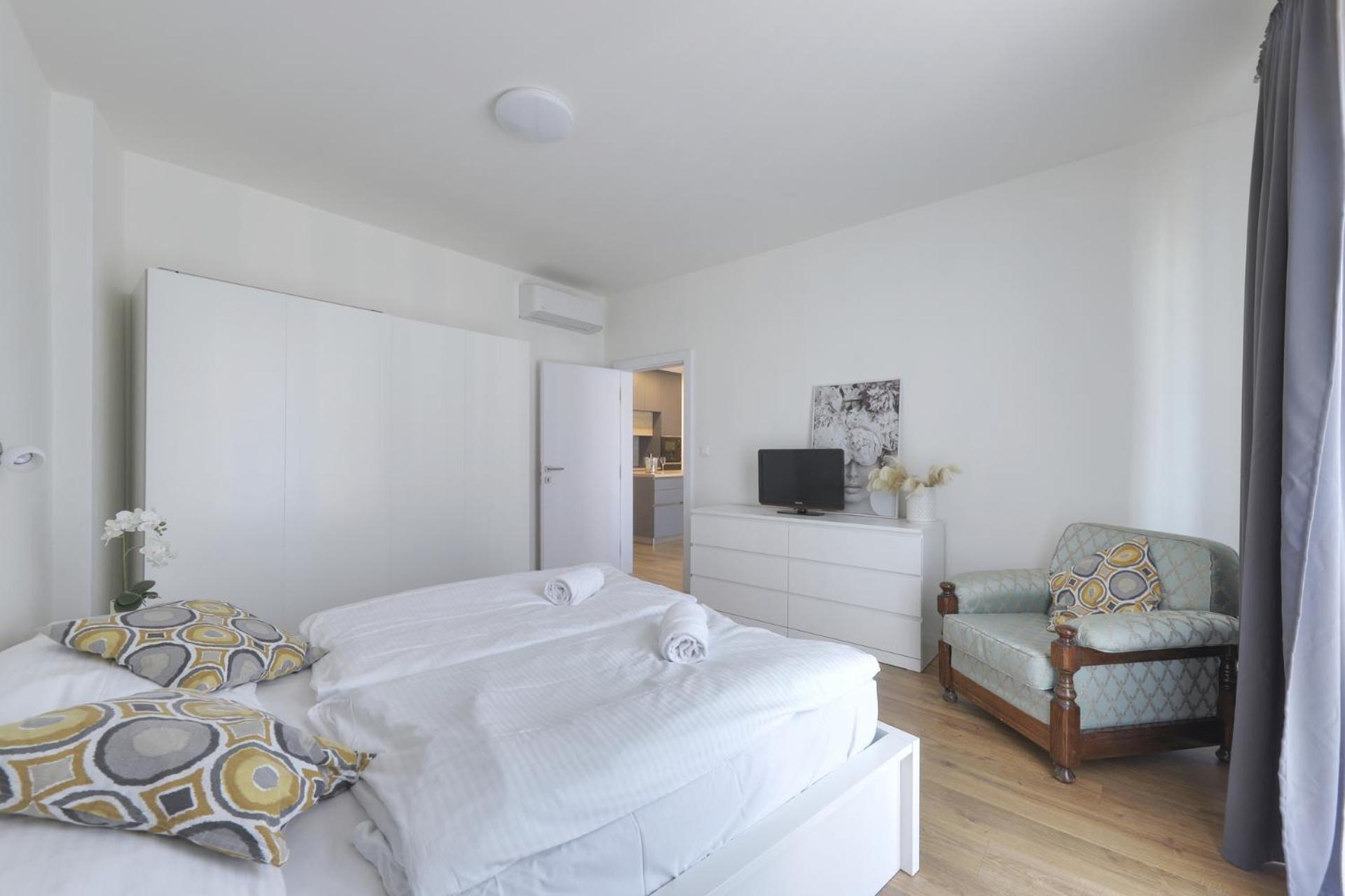 Shon Apartment Old Town Братислава Экстерьер фото